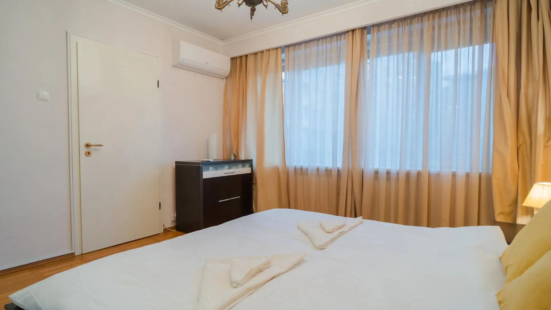 Apartment Classic Stay Next To Victoriei Avenue Bucharest Romania