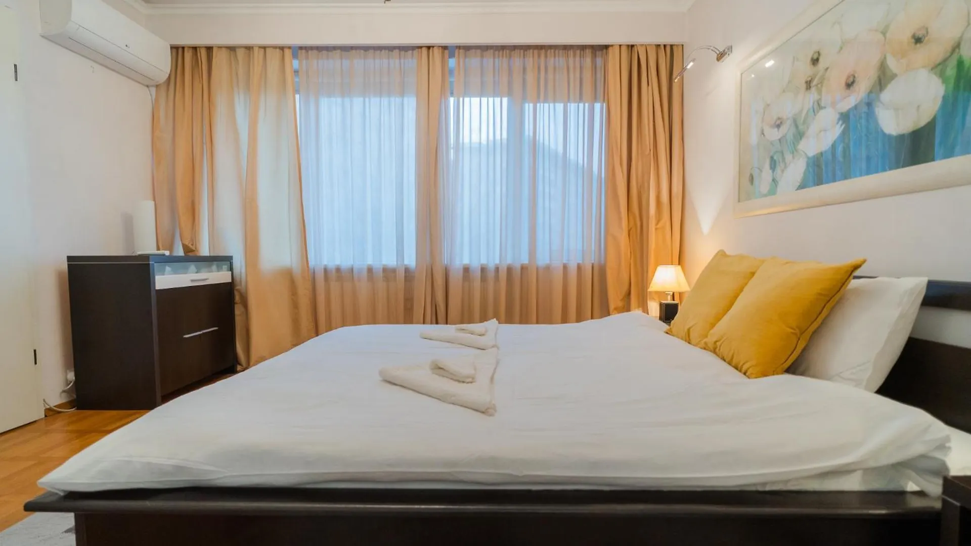 Classic Stay Next To Victoriei Avenue Bucharest Apartment