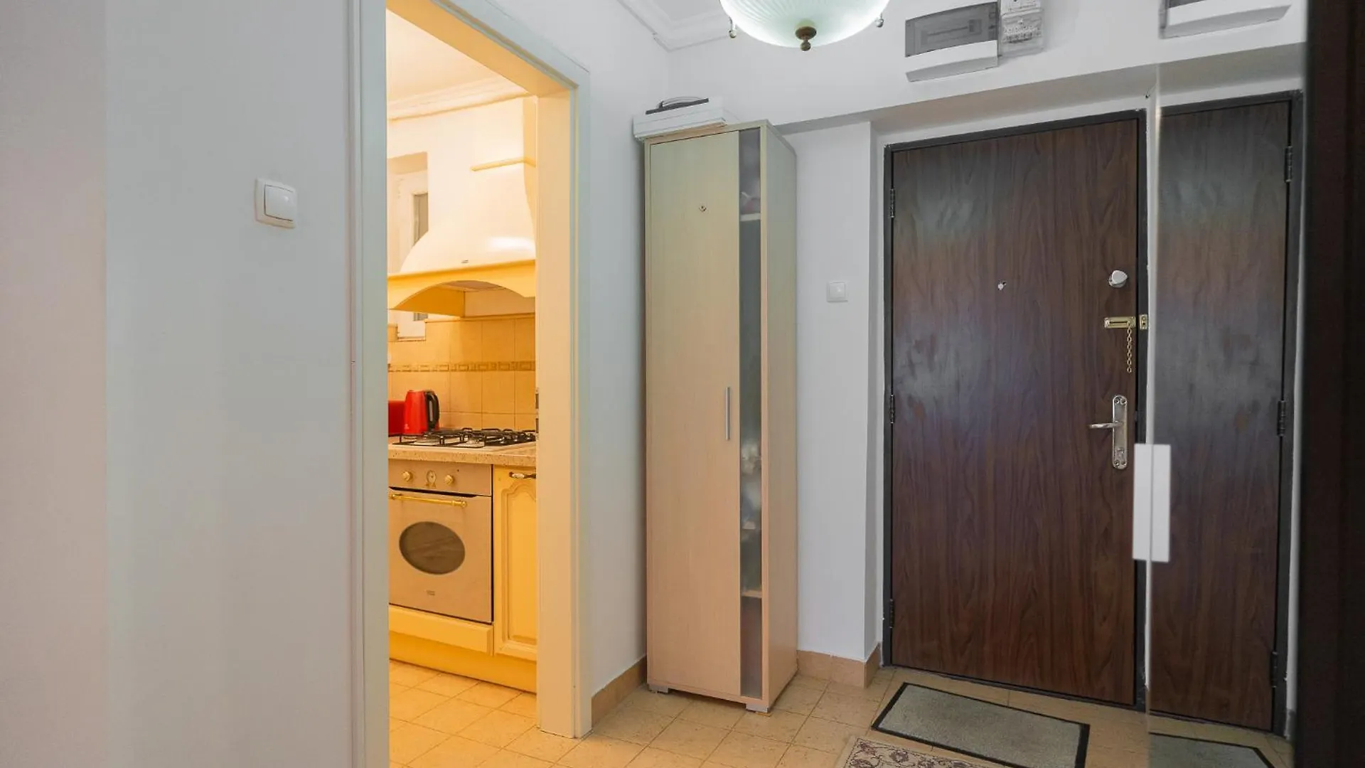Classic Stay Next To Victoriei Avenue Bucharest