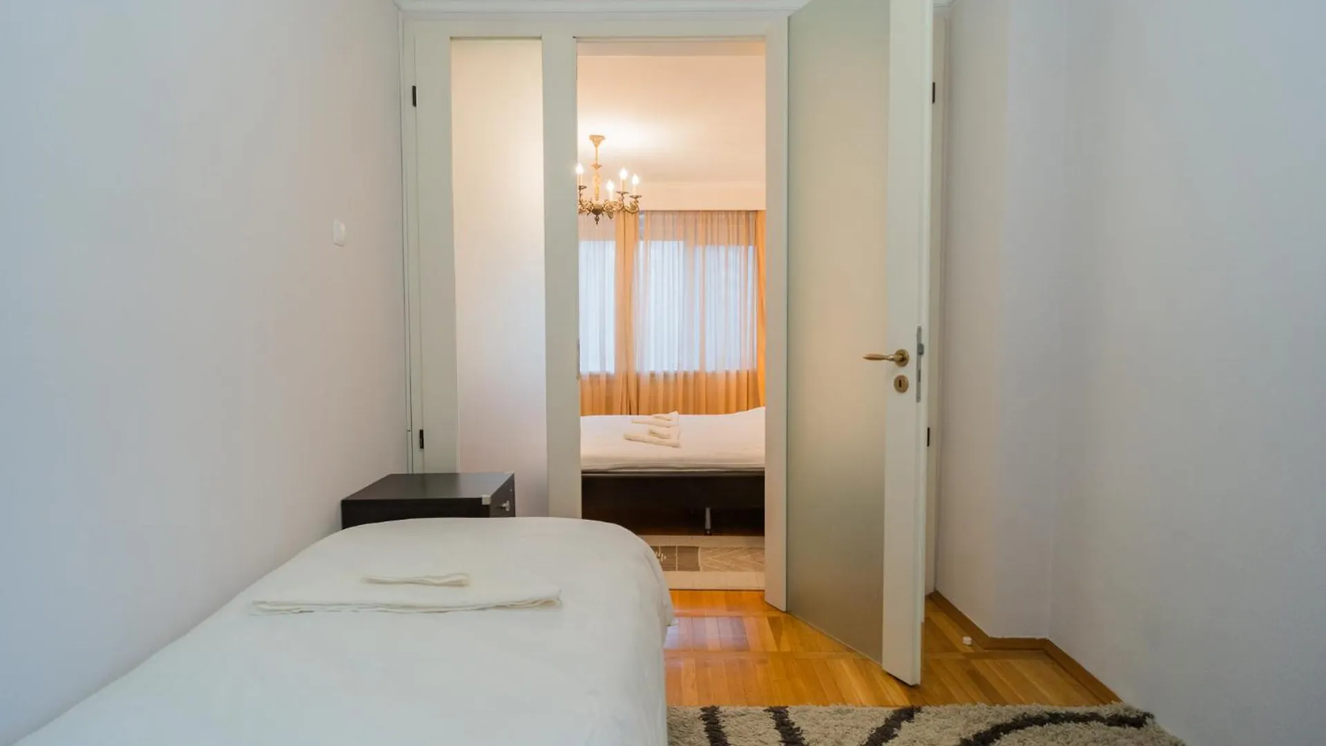 Classic Stay Next To Victoriei Avenue Бухарест 0*,  Румыния